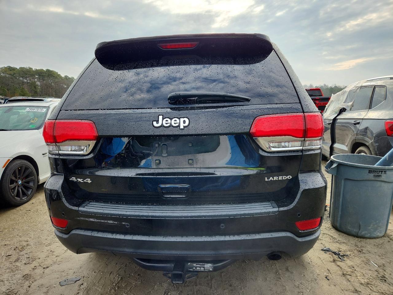 2017 Jeep Grand Cherokee Laredo - Image 6