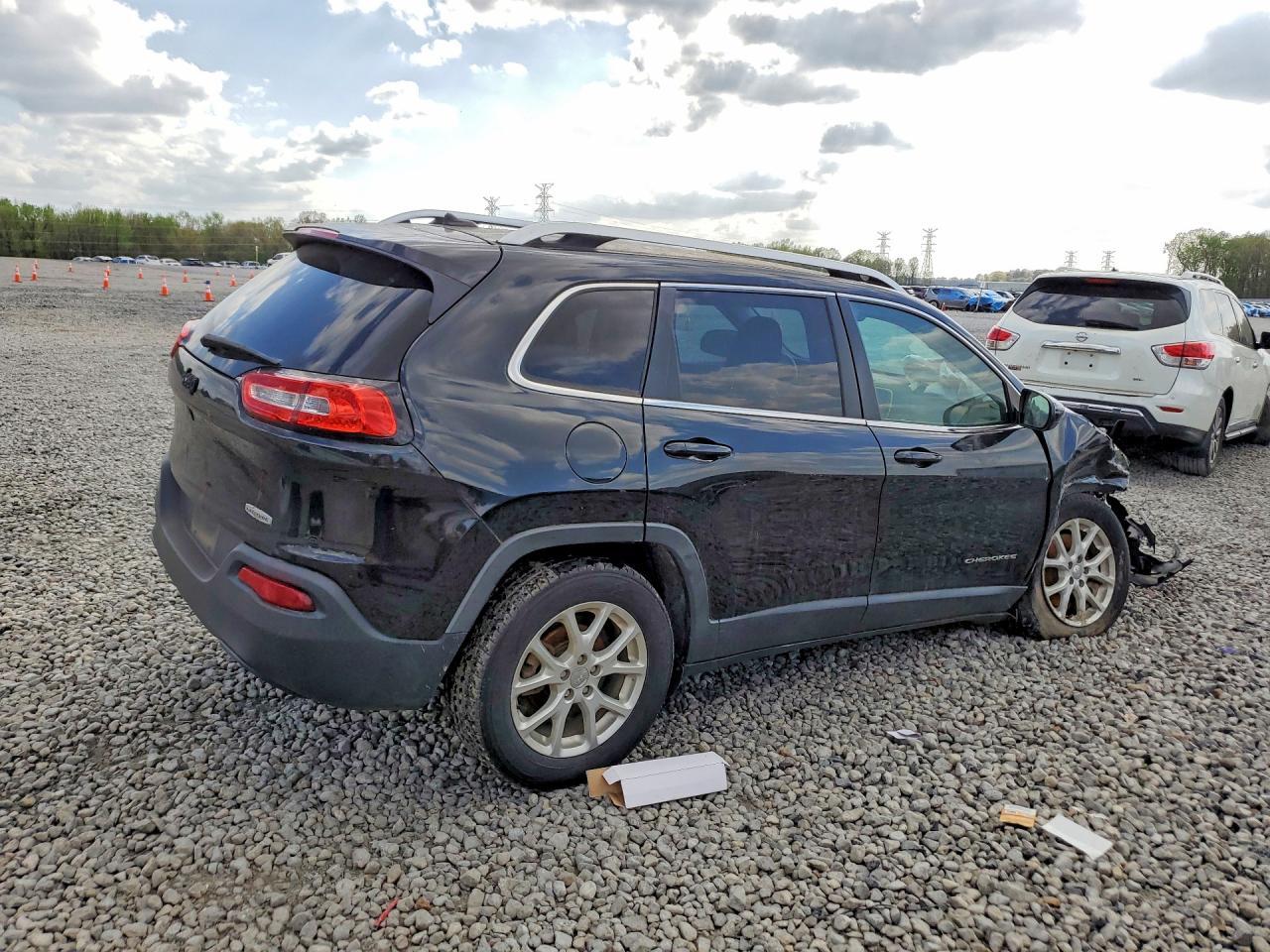 2015 Jeep Cherokee Latitude - Image 3