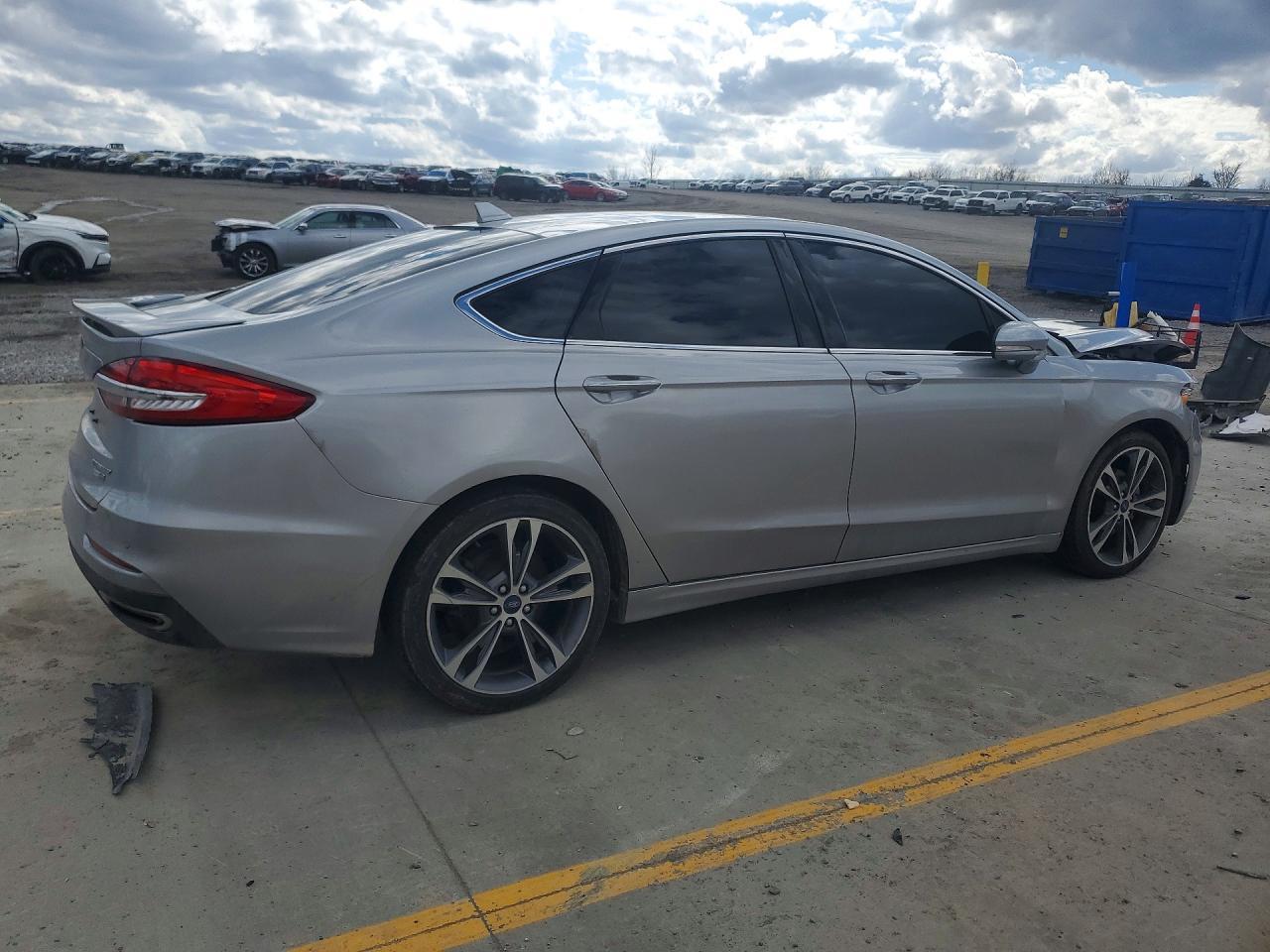 2020 Ford Fusion Titanium - Image 3