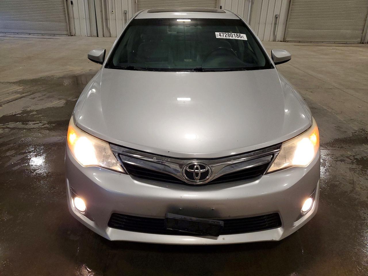 2014 Toyota Camry Xle V6 - Фото 5