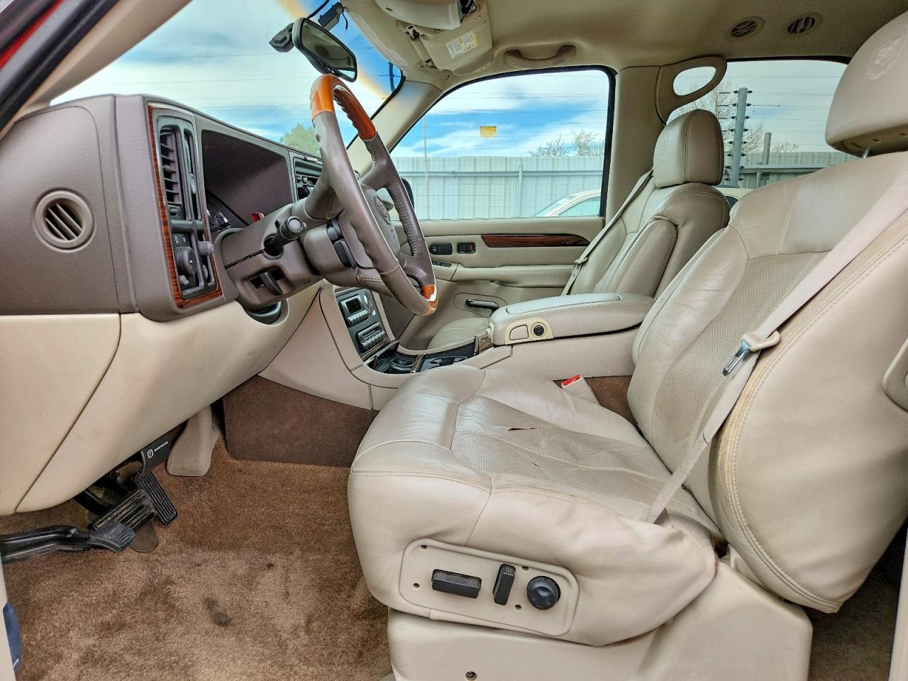 2002 Cadillac Escalade Luxury - Image 7