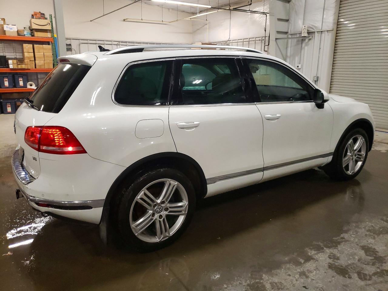 2016 Volkswagen Touareg Sport - Фото 3