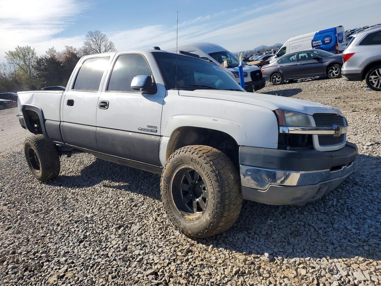 2004 Chevrolet Silverado K2500 Heavy Duty - Image 4
