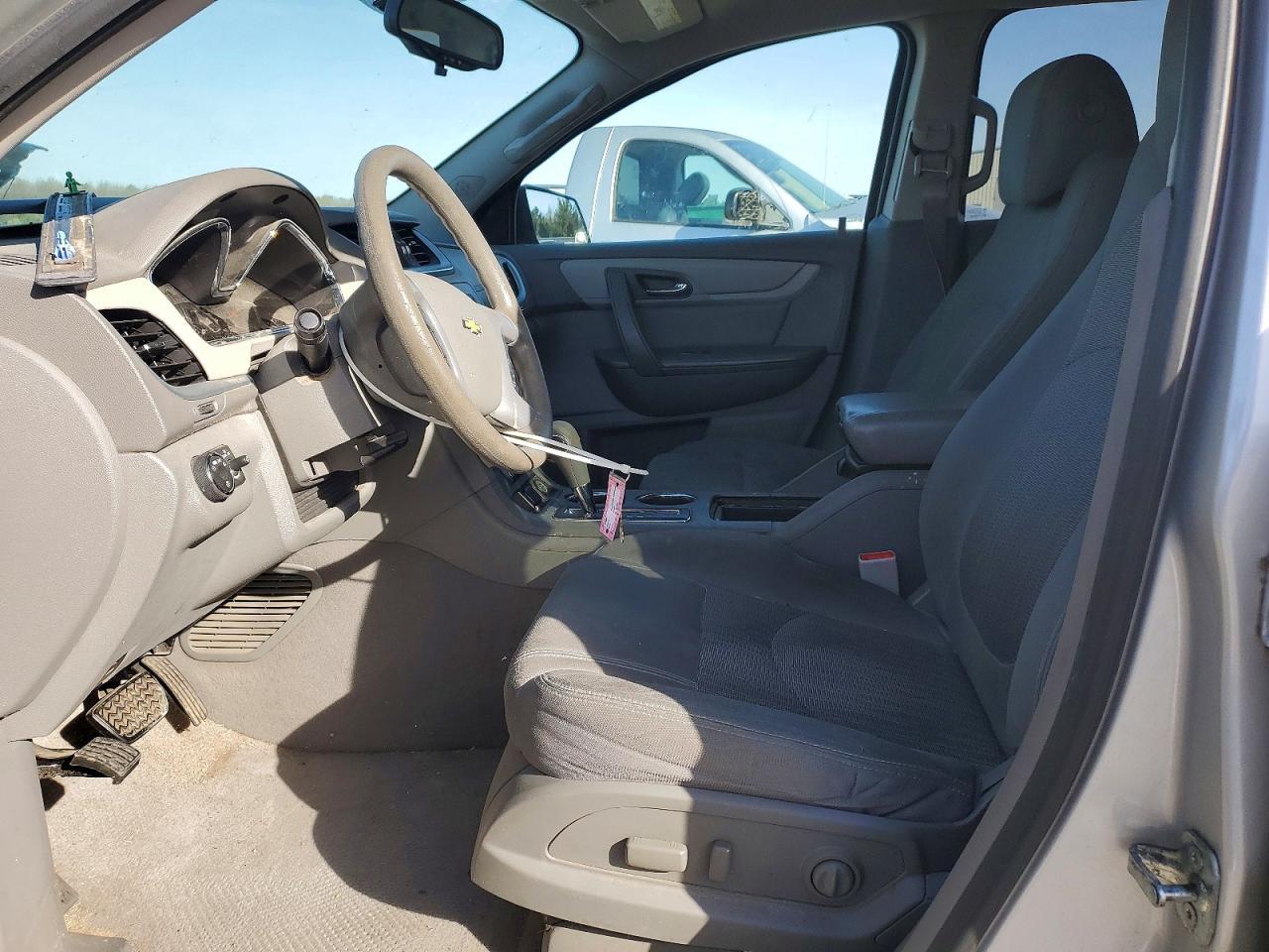 2017 Chevrolet Traverse Ls - Фото 7