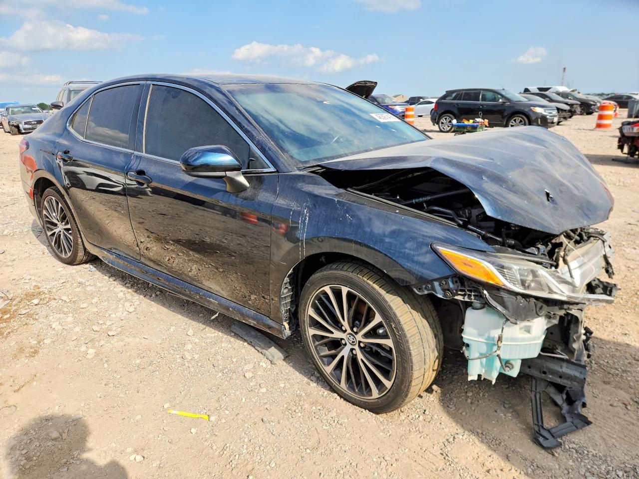 2019 Toyota Camry Se - Фото 4