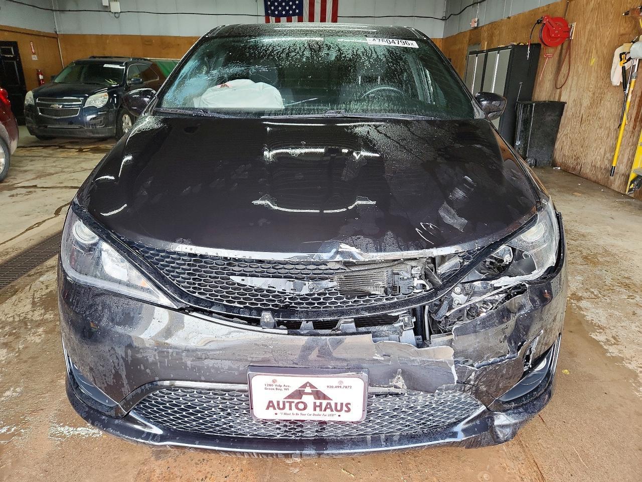 2019 Chrysler Pacifica Touring Plus - Image 5