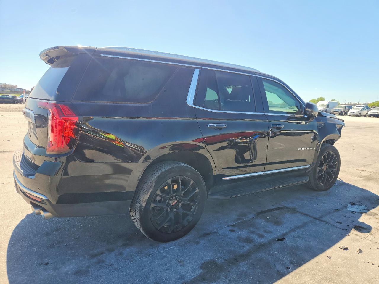 2022 GMC Yukon Denali - Image 3