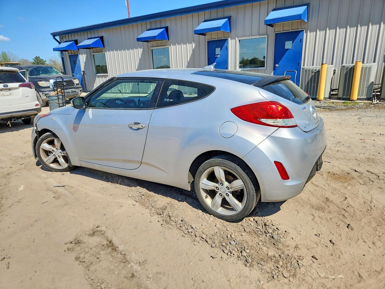 2013 Hyundai Veloster Base - Фото 2