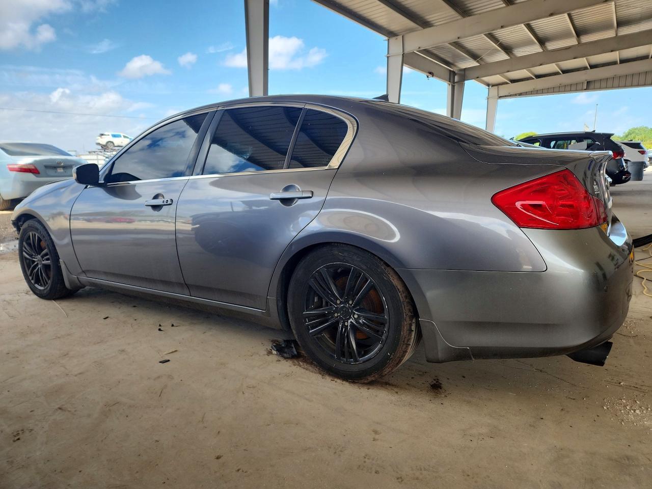 2013 Infiniti G37 - Image 2