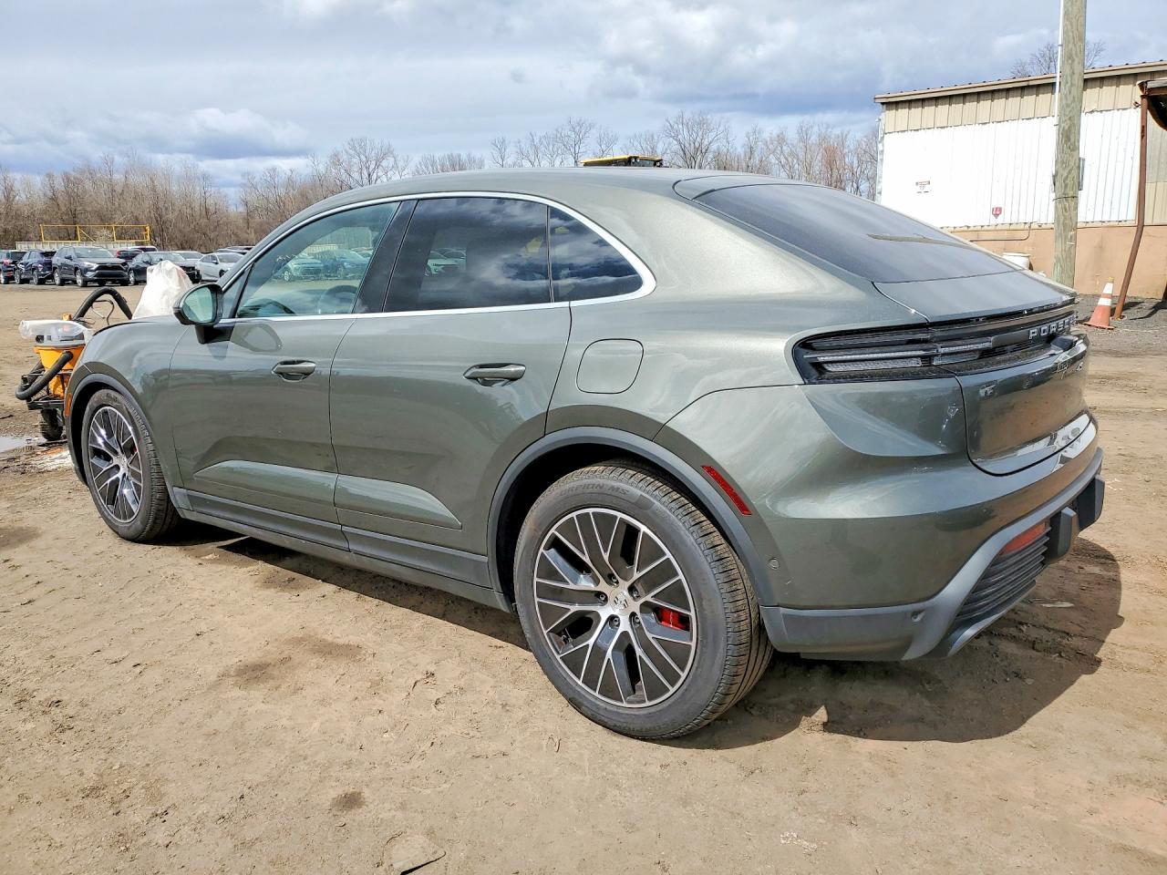 2025 Porsche Macan 4S - Фото 2
