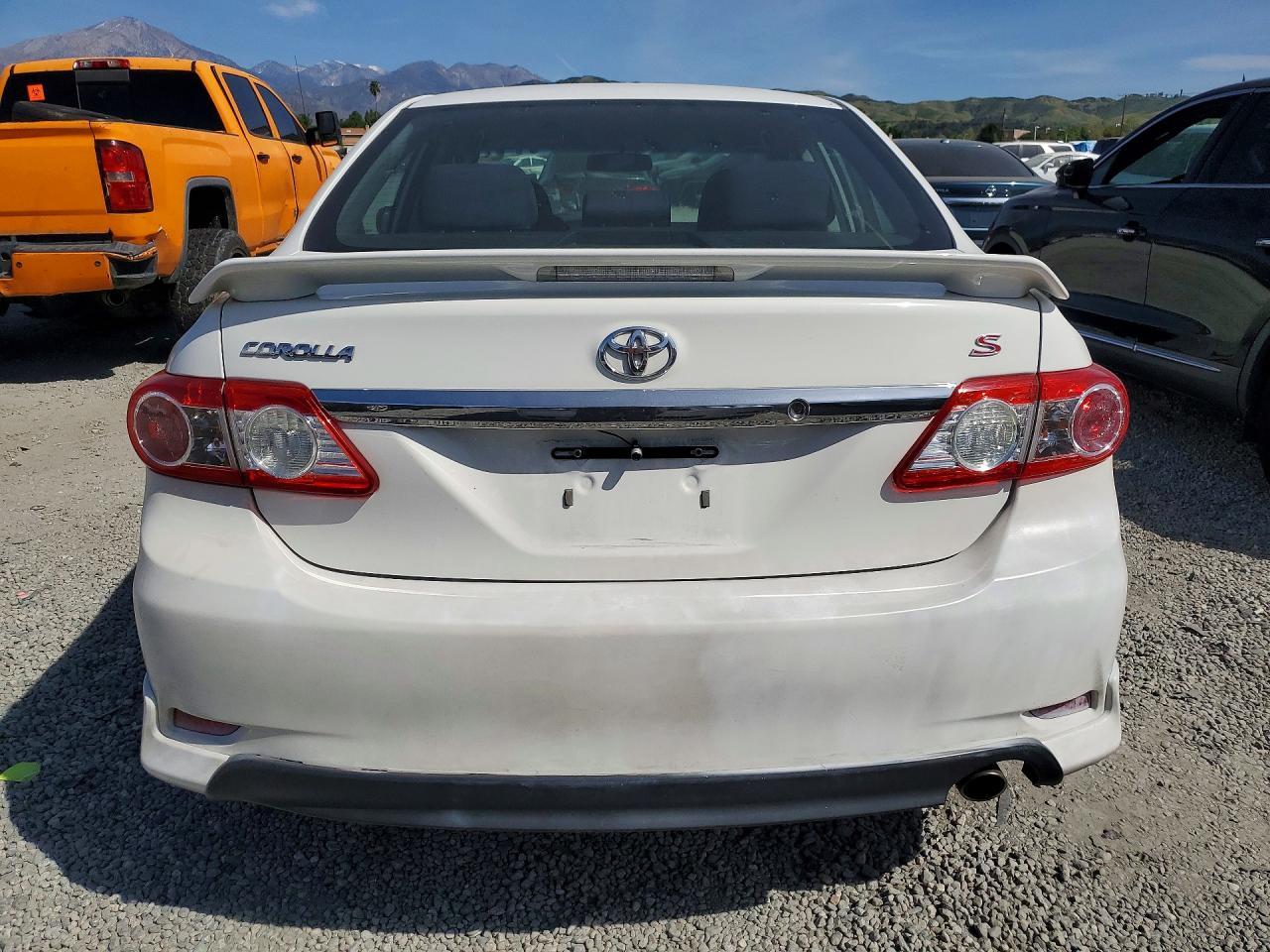 2011 Toyota Corolla S - Фото 6