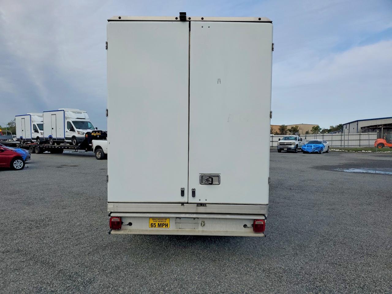 2020 Ford Transit Delivery Truck - Image 6