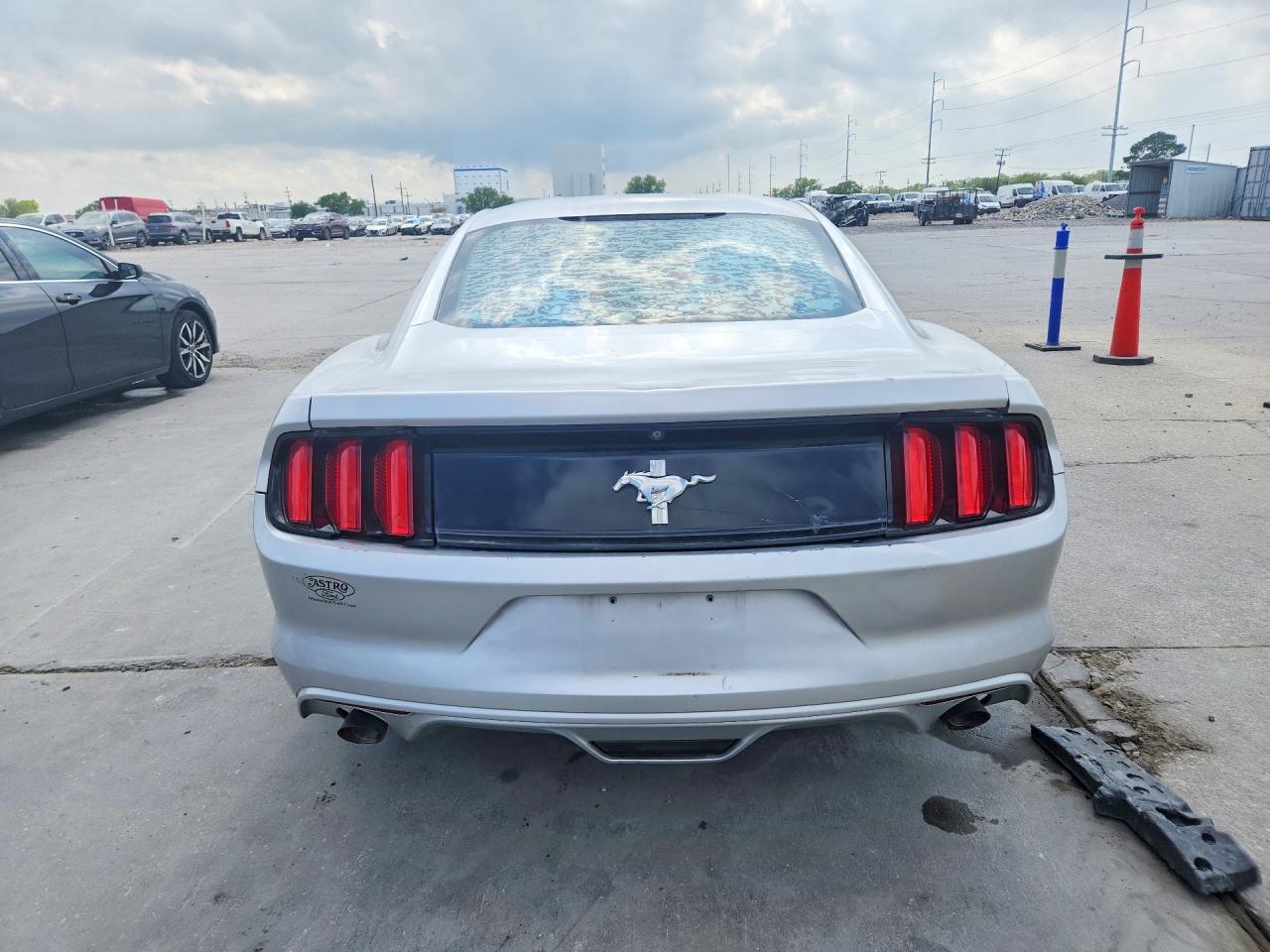 2015 Ford Mustang - Image 6