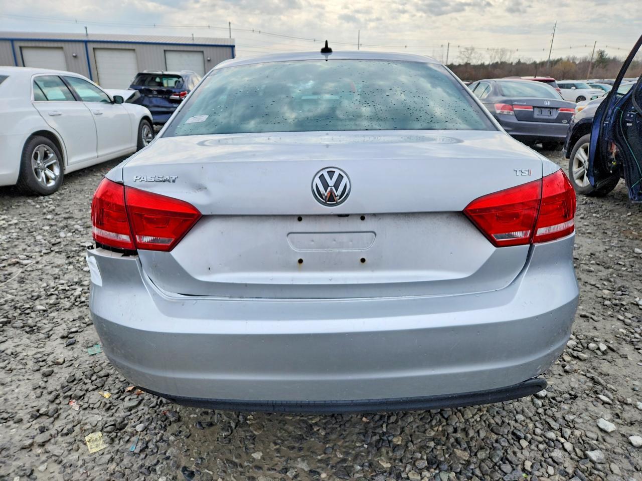 2015 Volkswagen Passat S - Image 6