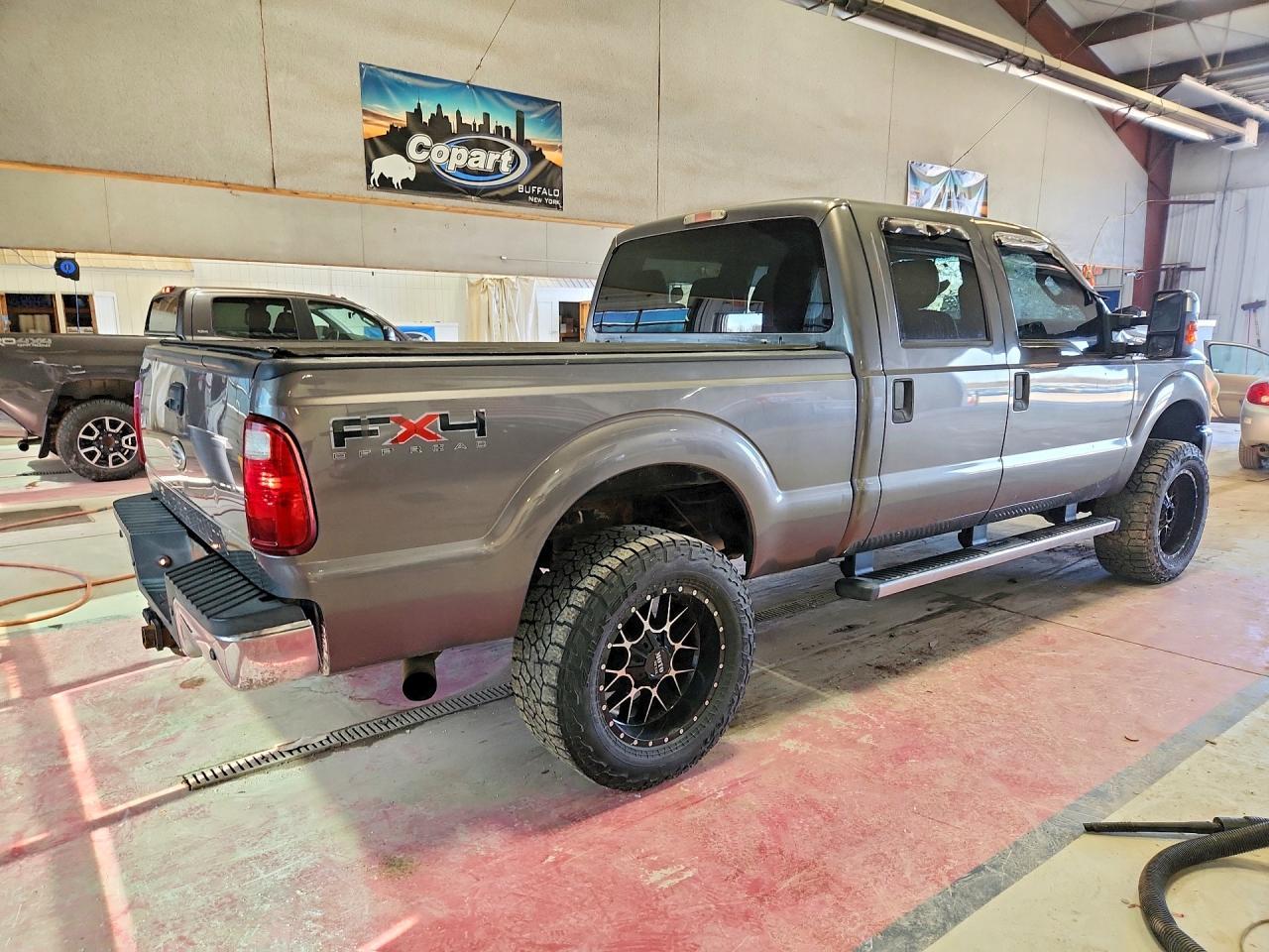 2011 Ford F250 Super Duty - Фото 3