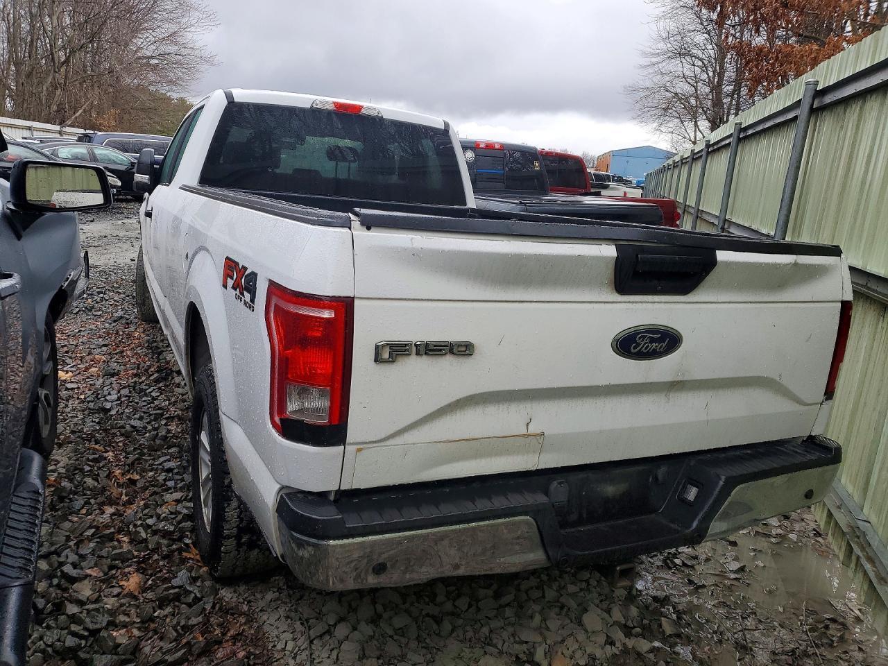 2017 Ford F150 Super Cab - Фото 2