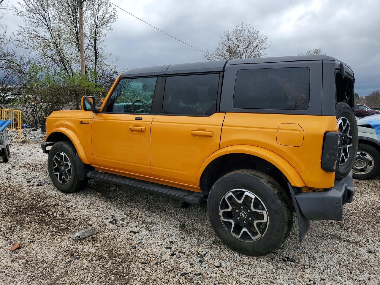 2021 Ford Bronco Base - Image 2