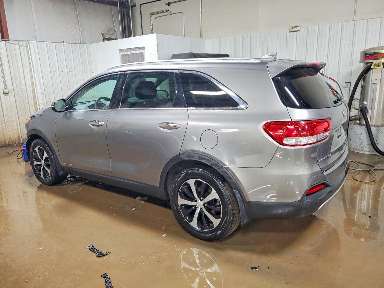 2016 Kia Sorento Ex V6 - Image 2