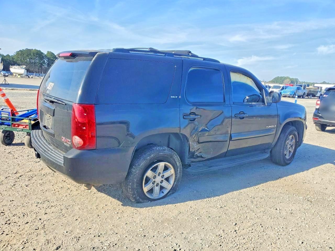 2008 GMC Yukon - Image 3