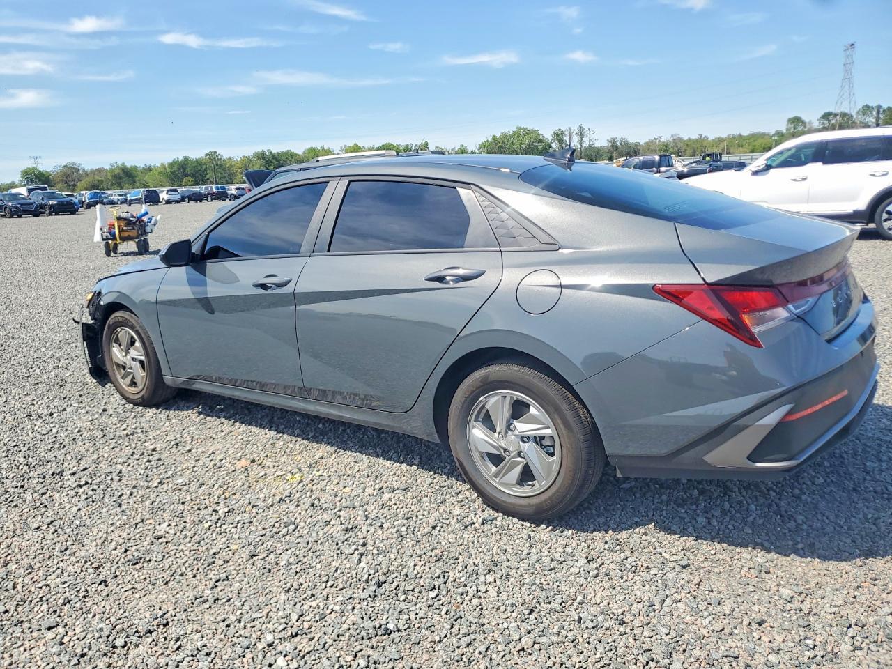 2026 Hyundai Elantra Se - Фото 2
