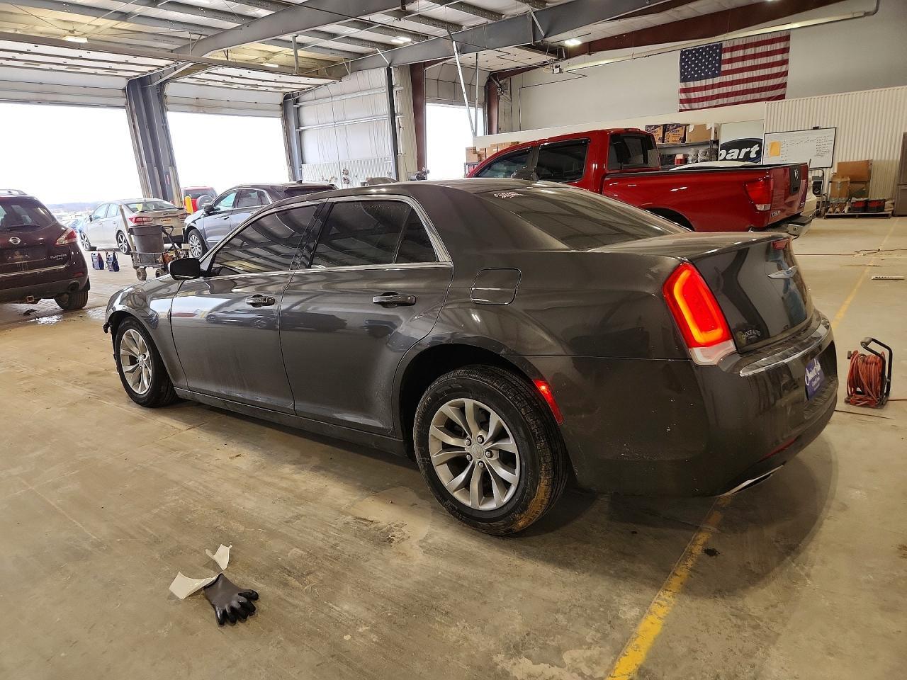 2019 Chrysler 300 Touring - Image 2