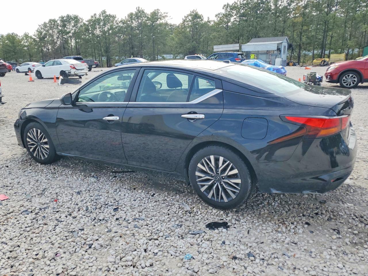 2023 Nissan Altima 2.5 Sv - Image 2