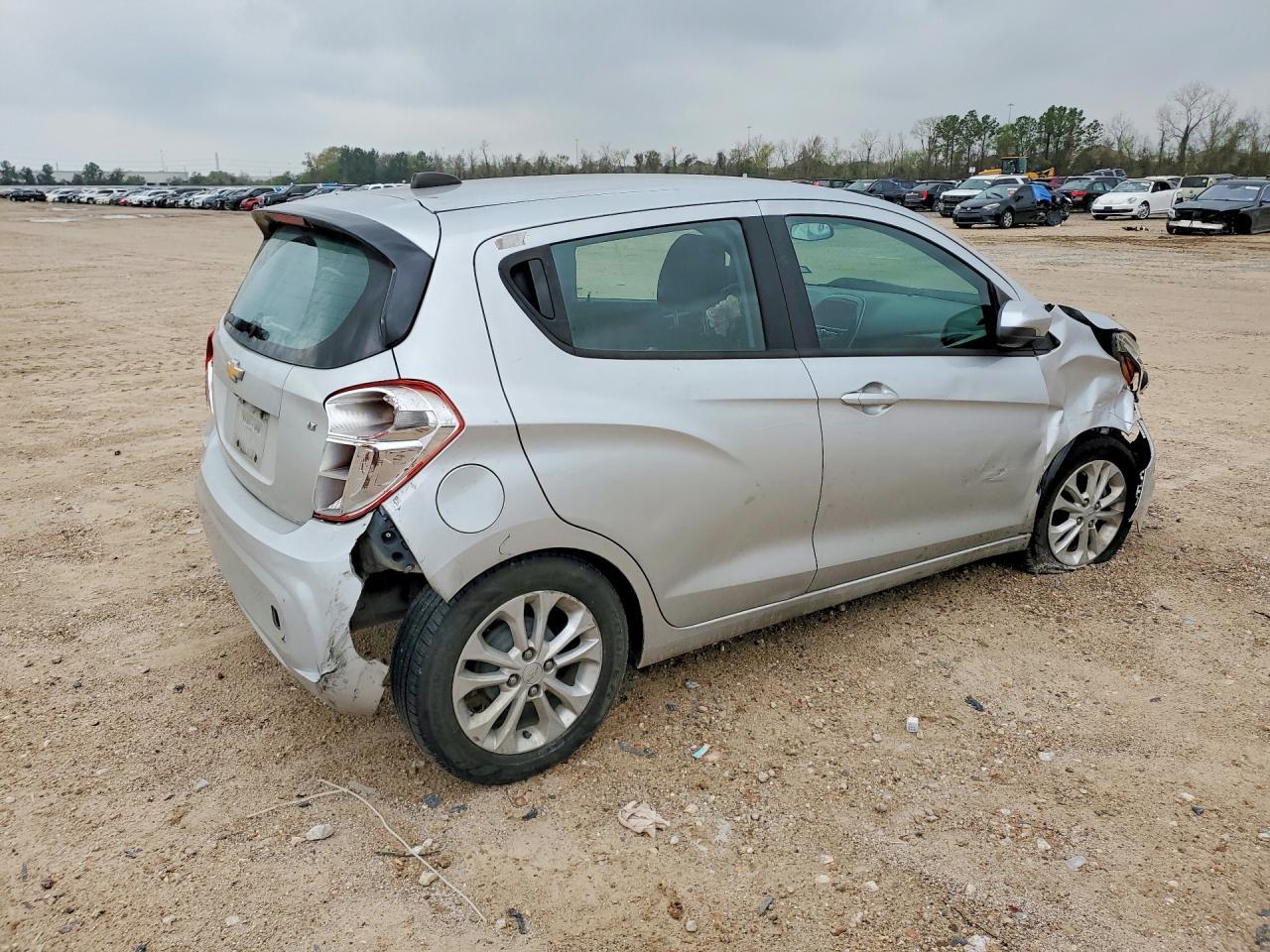 2022 Chevrolet Spark 1Lt - Фото 3