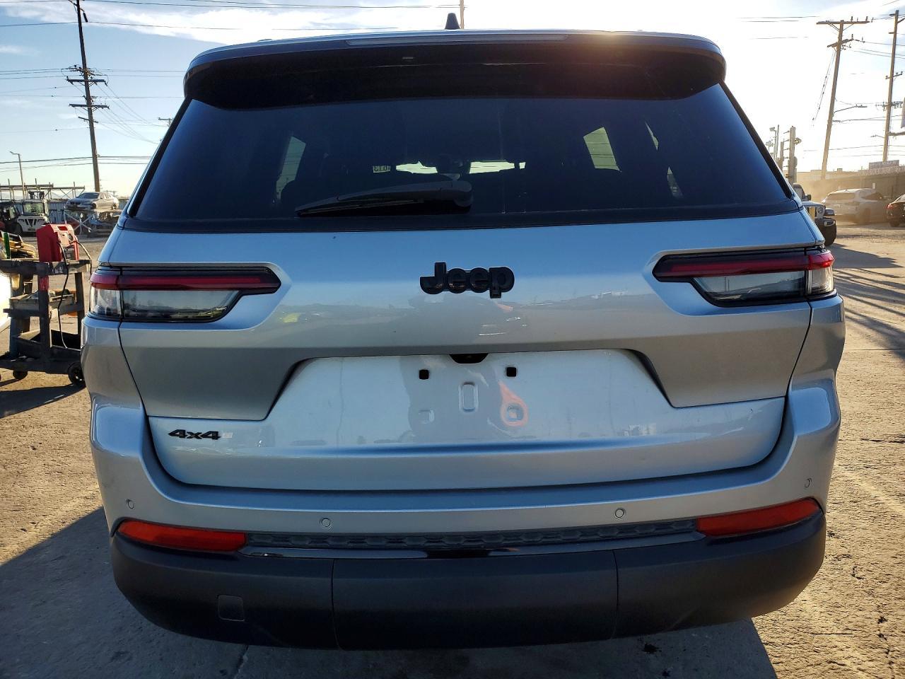 2023 Jeep Grand Cherokee L Laredo - Фото 6