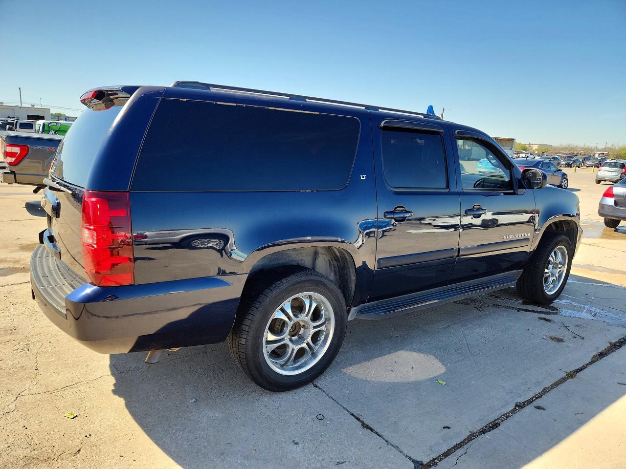 2008 Chevrolet Suburban C1500 Ls - Image 3