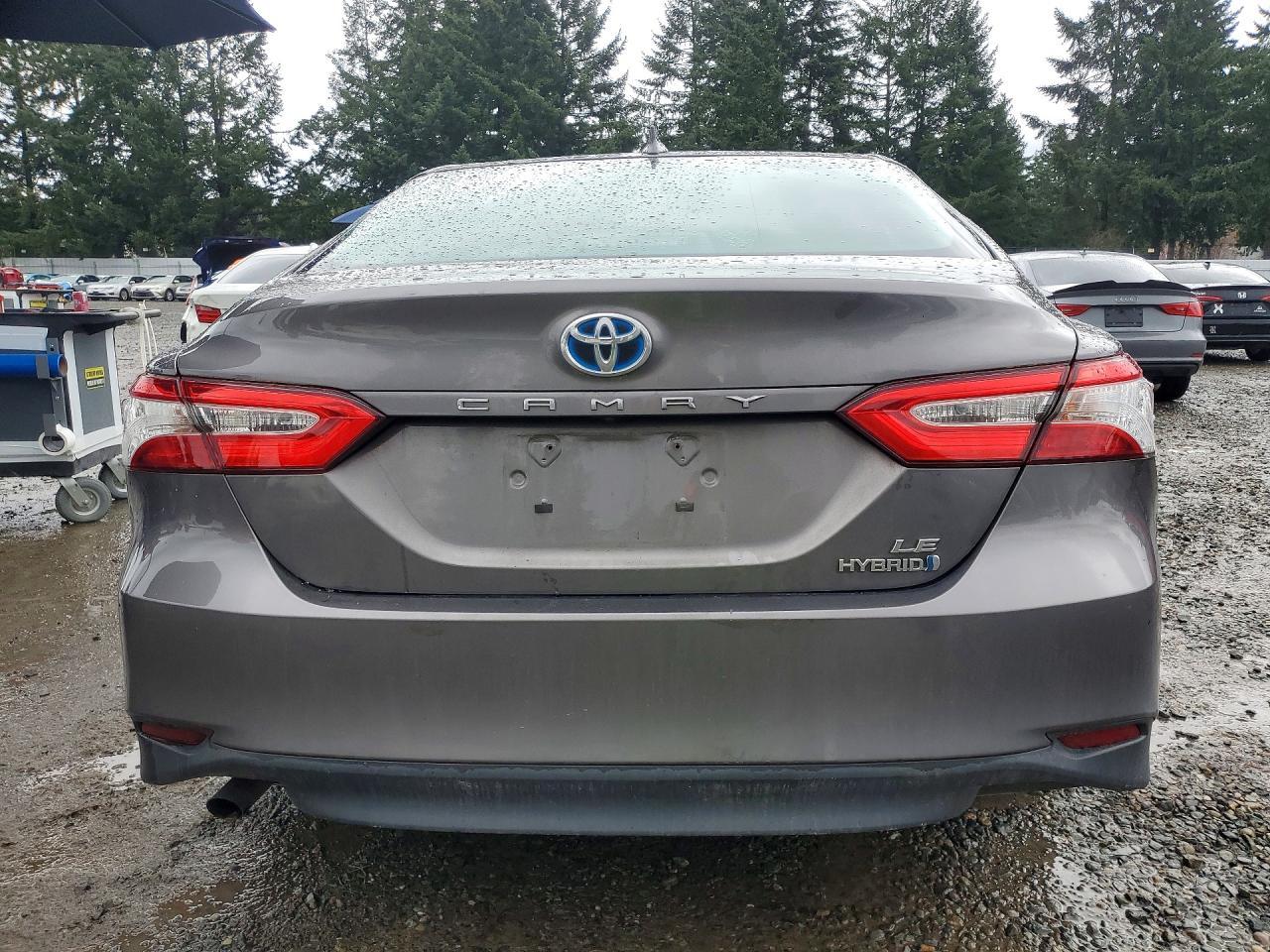 2020 Toyota Camry Hybrid Le - Фото 6