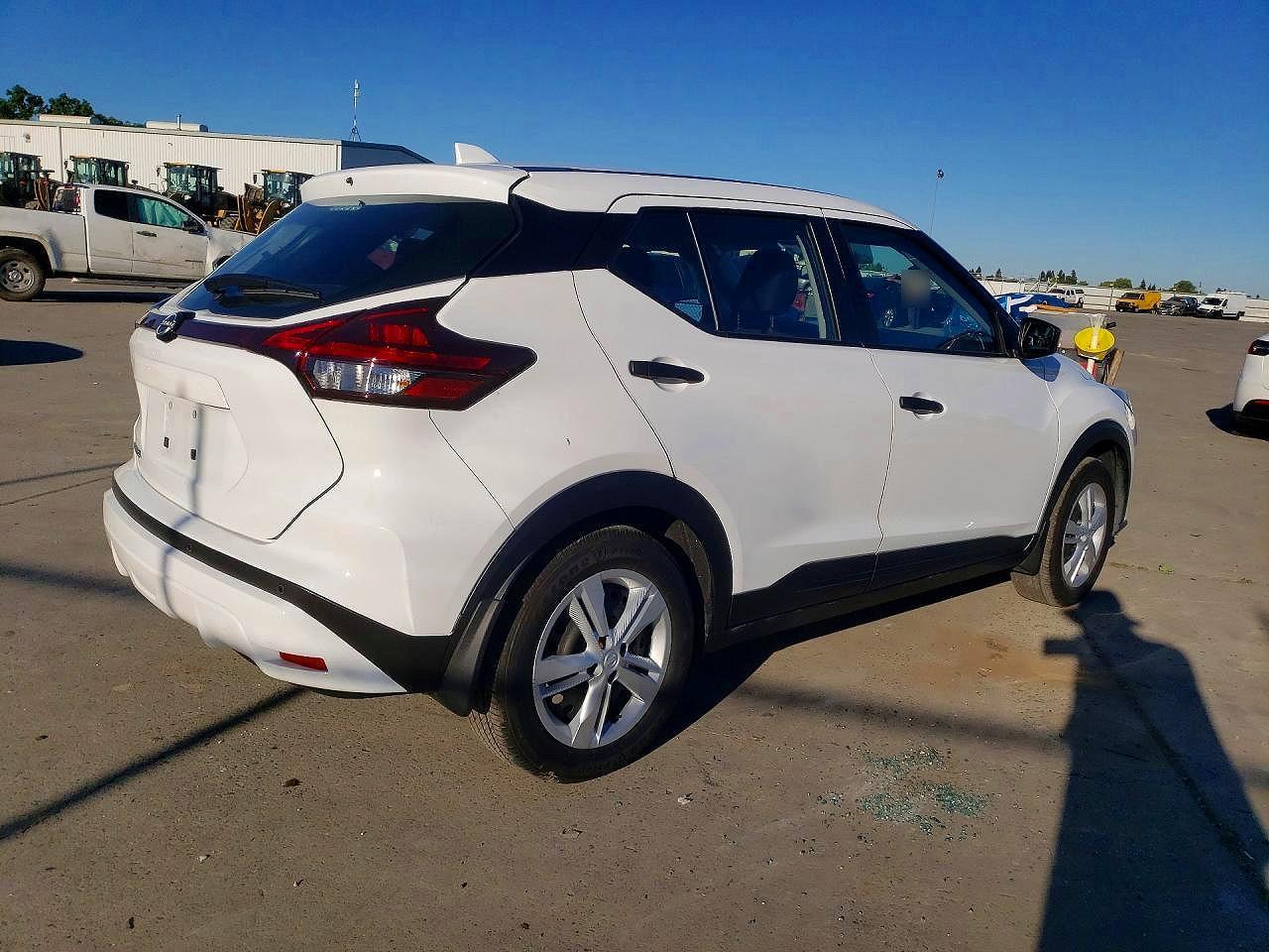 2023 Nissan Kicks S - Фото 3
