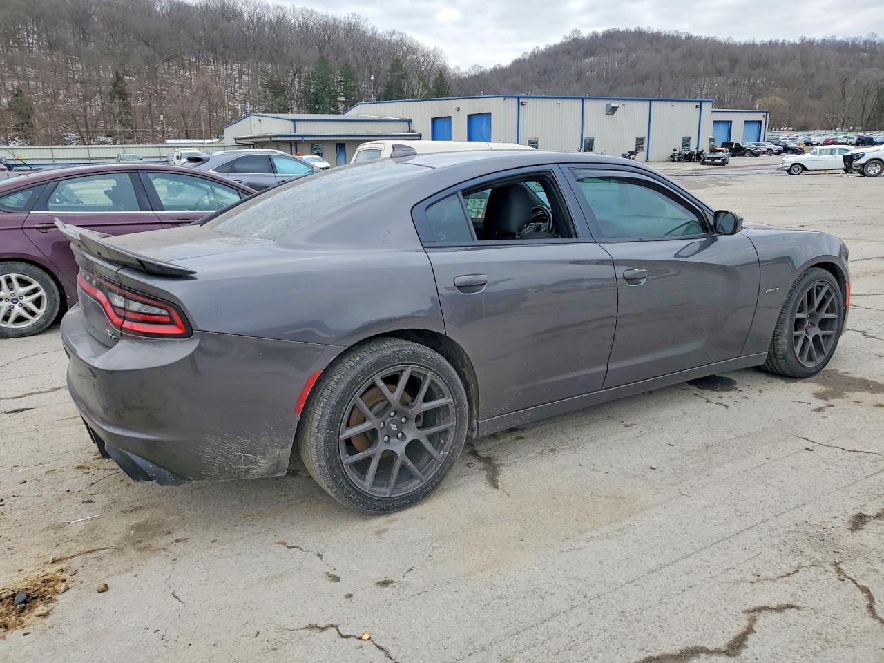 2017 Dodge Charger R - Image 3