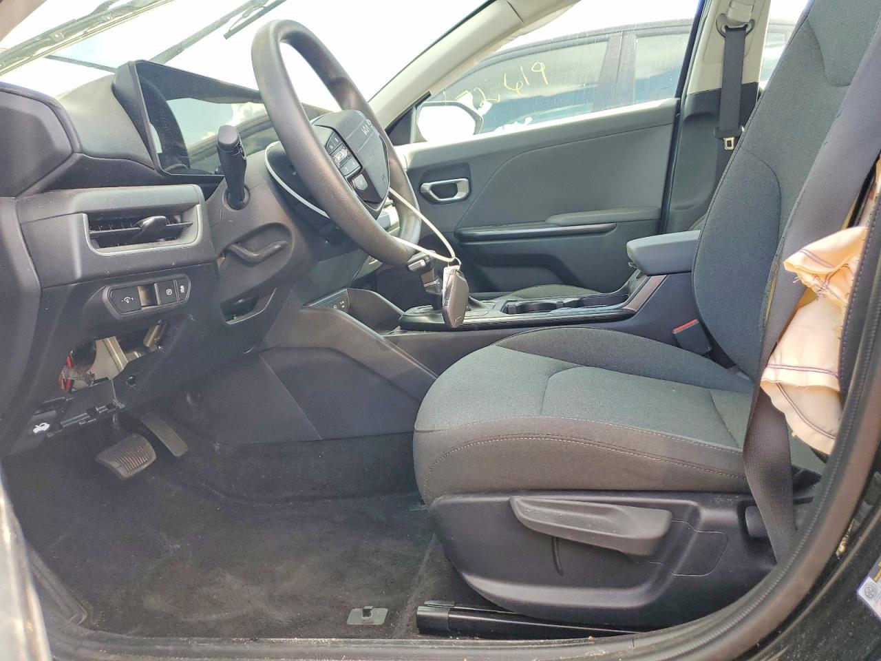 2025 Kia K4 Lxs - Image 7