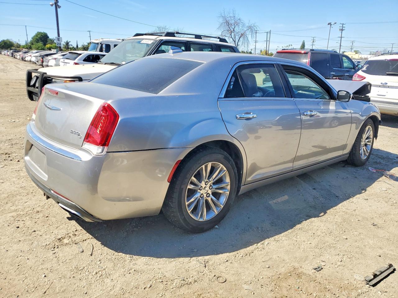 2017 Chrysler 300C - Фото 3