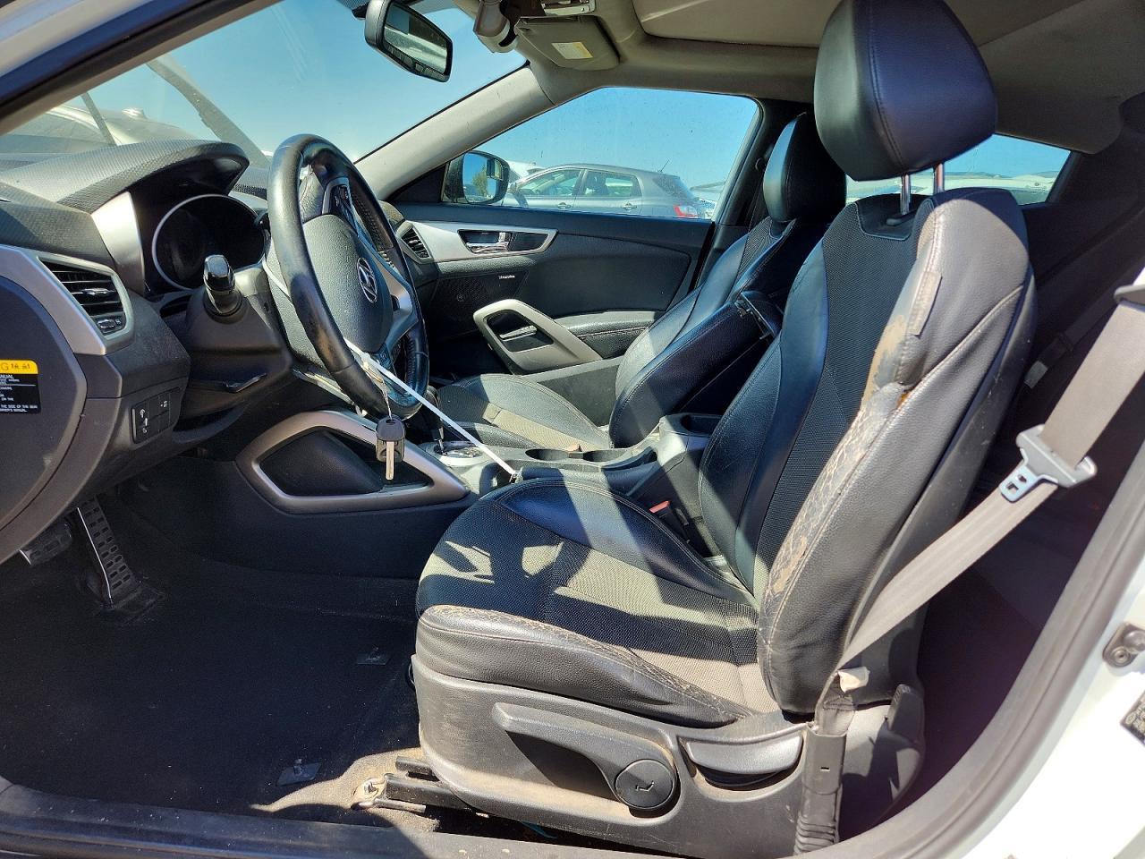 2013 Hyundai Veloster Base - Фото 7