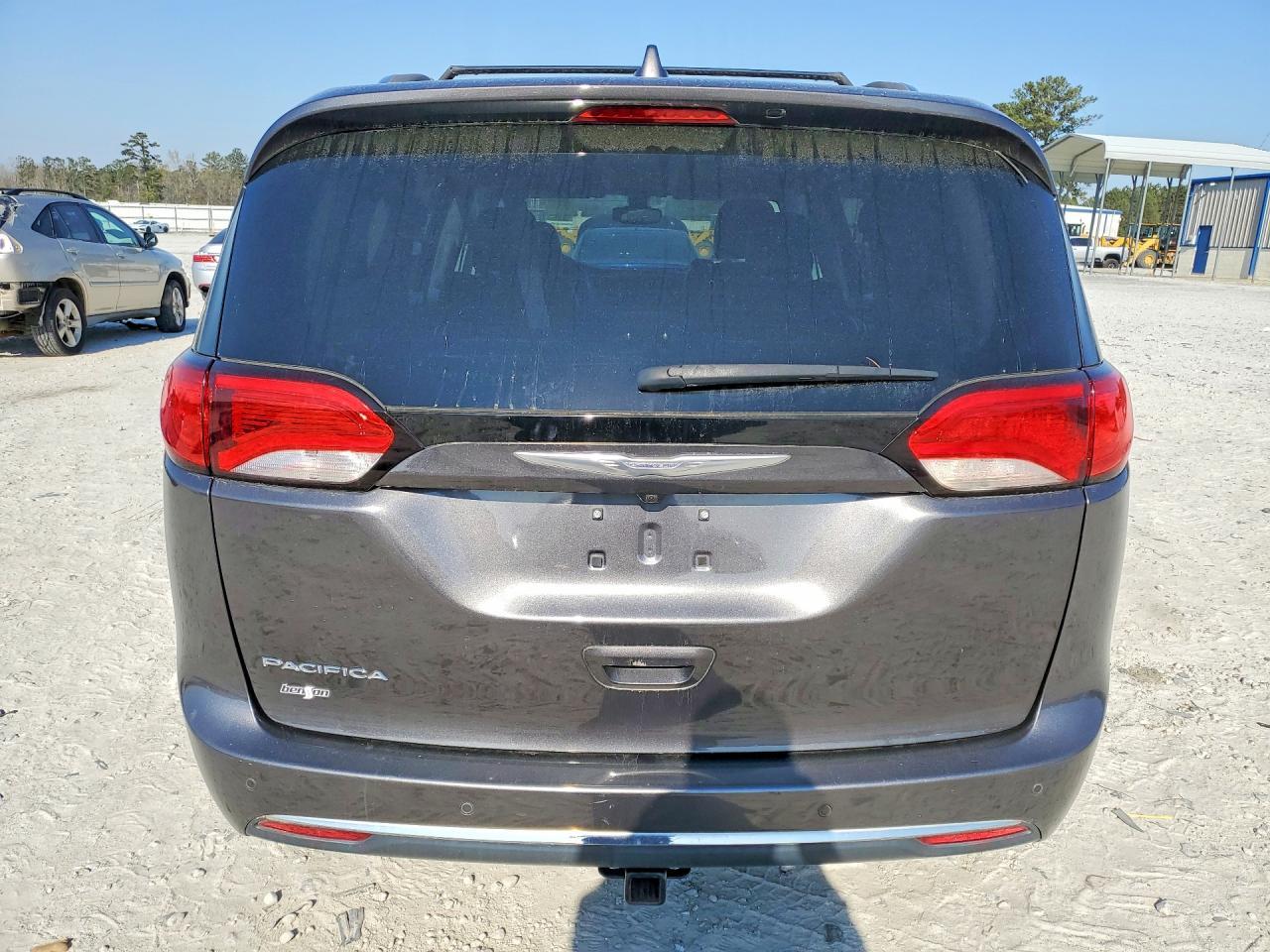 2017 Chrysler Pacifica Touring L Plus - Image 6