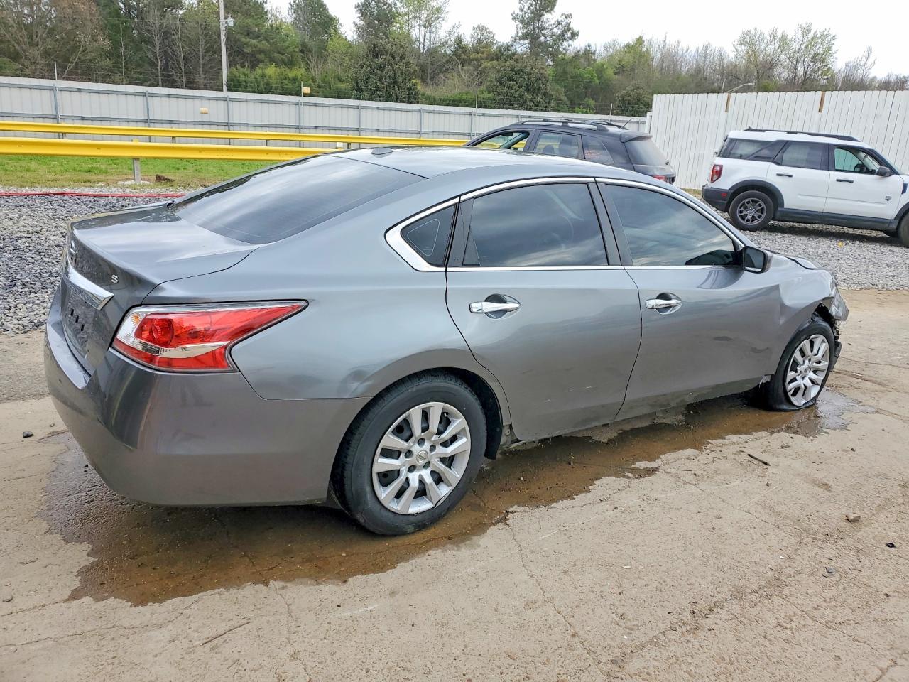 2015 Nissan Altima 2.5 S - Image 3