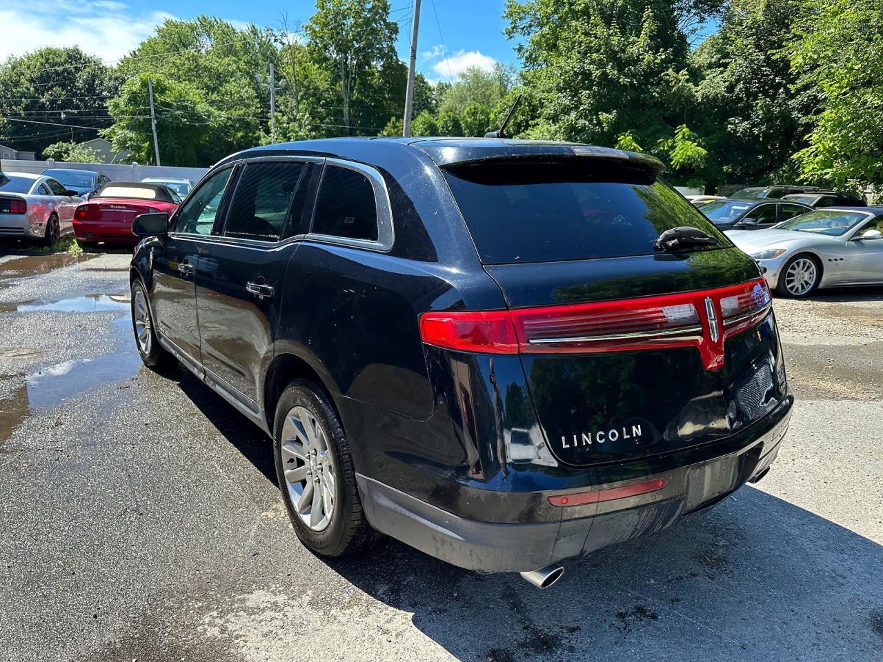 2017 Lincoln Mkt - Фото 3