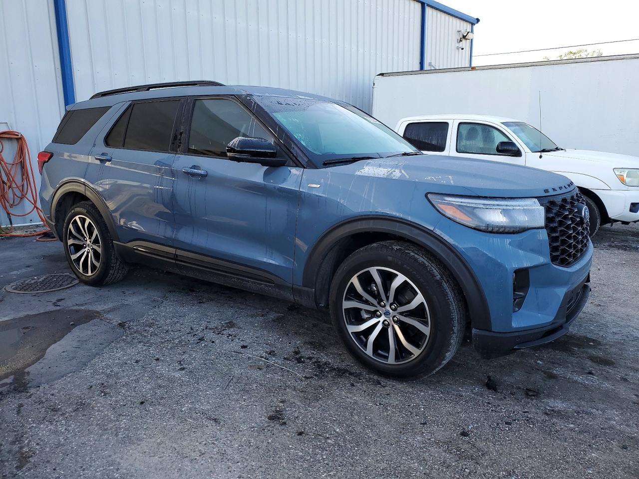 2025 Ford Explorer St-Line - Фото 4