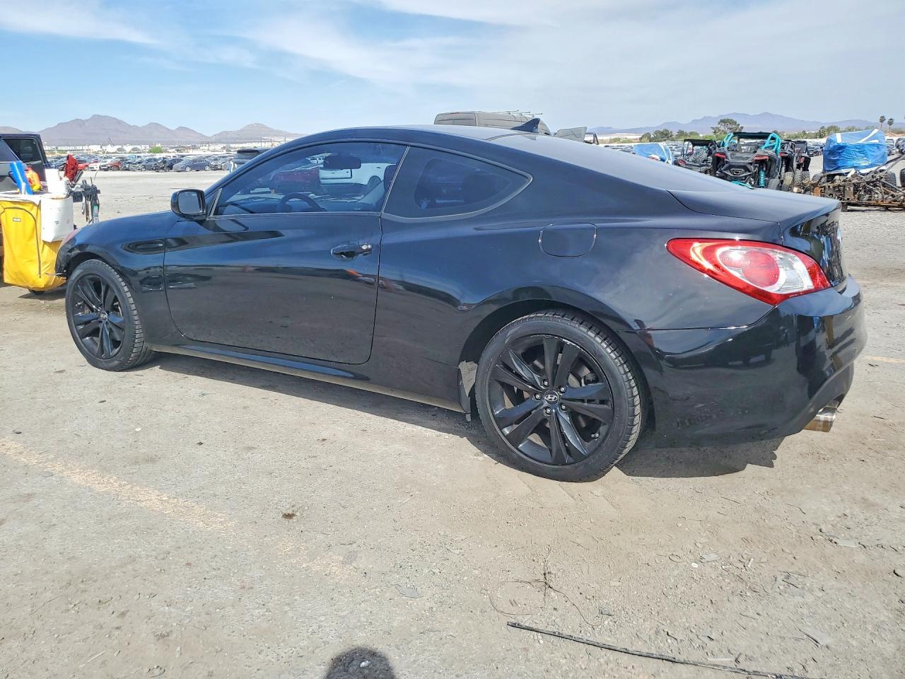 2010 Hyundai Genesis Coupe 2.0T - Фото 2