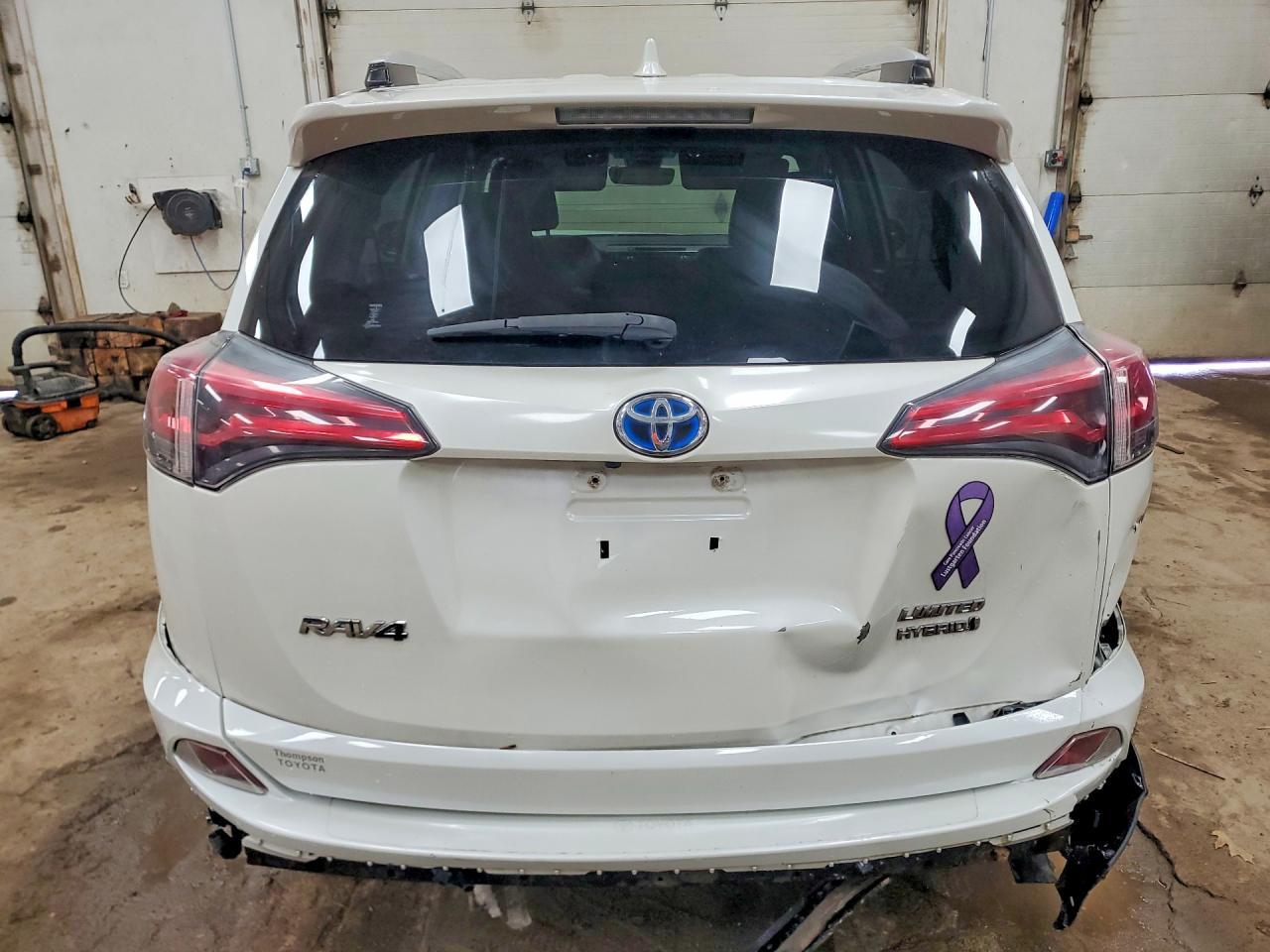 2016 Toyota Rav4 Hybrid Limited - Image 6