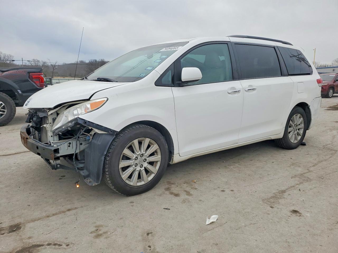 2013 Toyota Sienna Xle 7-Passenger