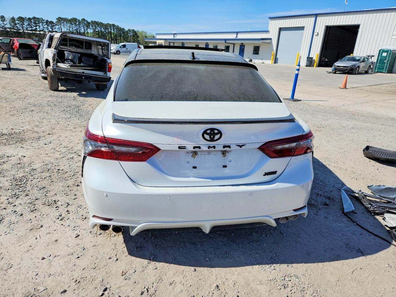 2022 Toyota Camry Xse - Фото 6