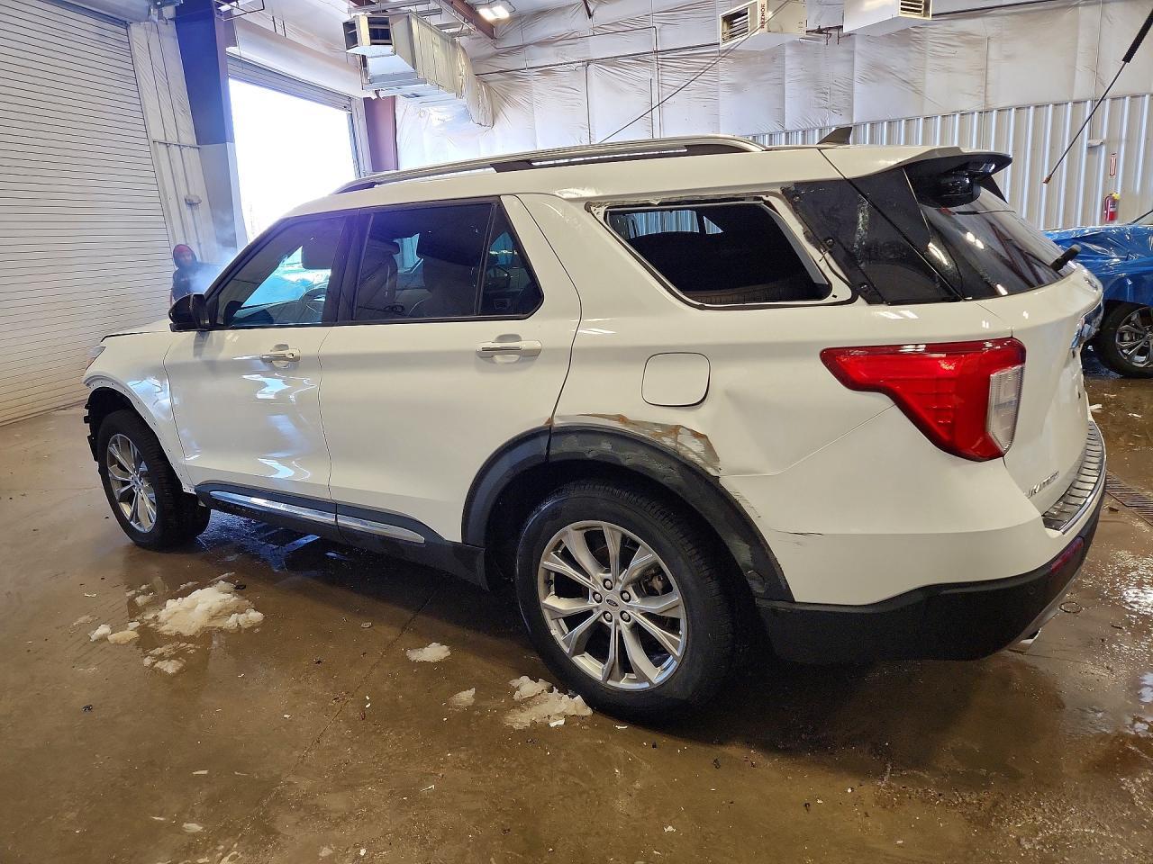 2022 Ford Explorer Limited - Image 2