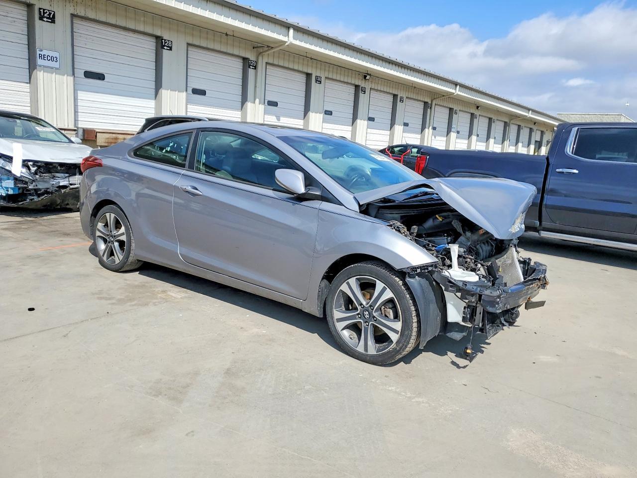 2014 Hyundai Elantra Coupe Base - Image 4