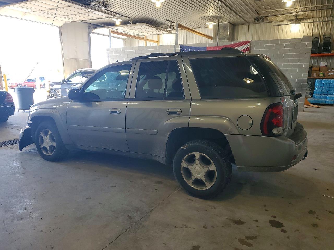 2008 Chevrolet Trailblazer Ls - Image 2