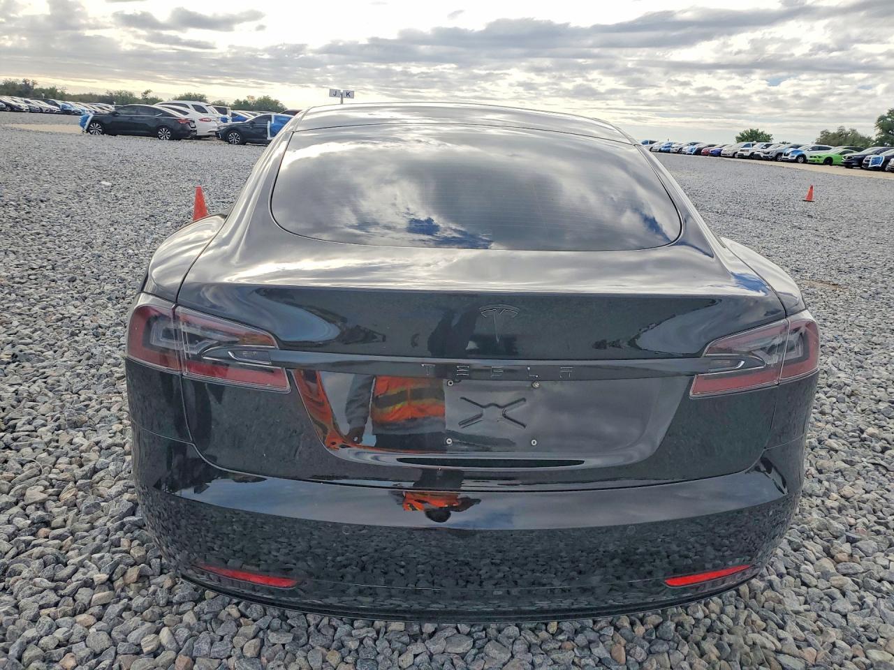 2020 Tesla Model S - Image 6