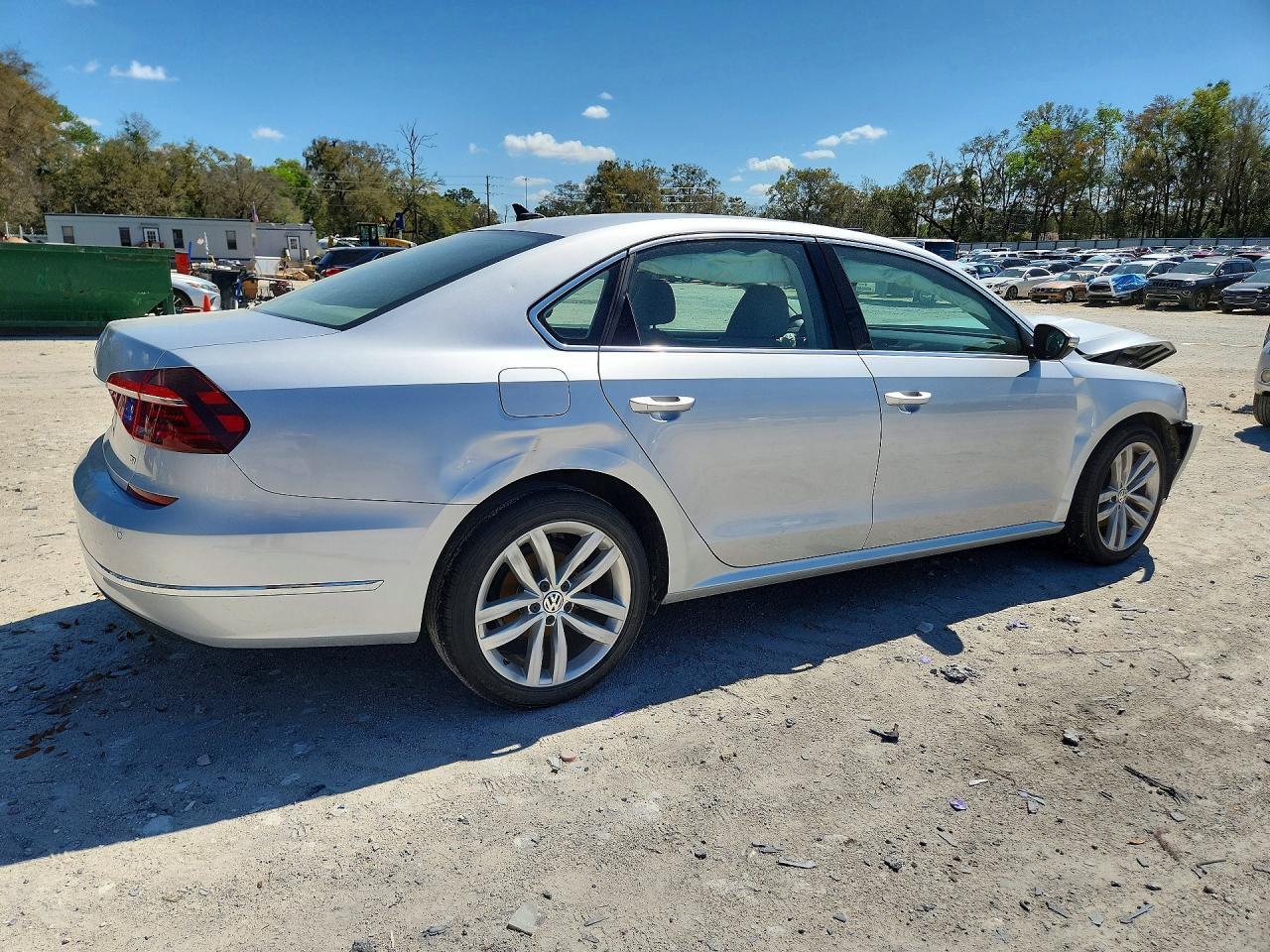 2018 Volkswagen Passat Se - Фото 3