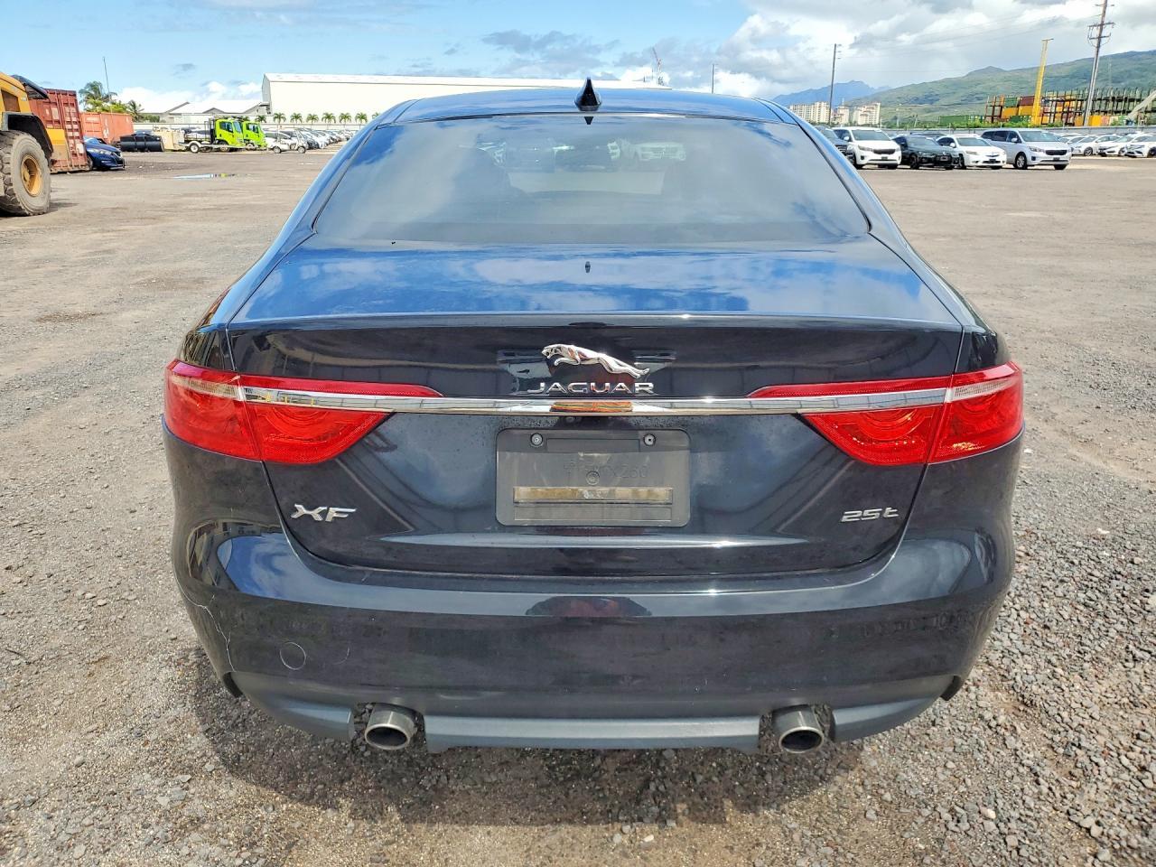2018 Jaguar Xf Premium - Image 6