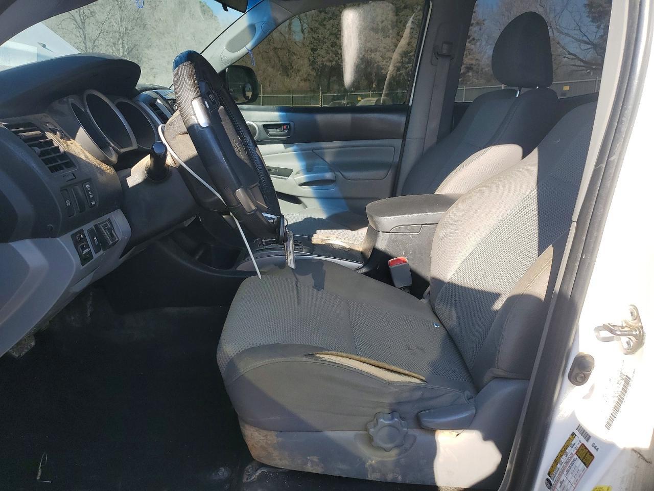 2015 Toyota Tacoma V6 - Image 7